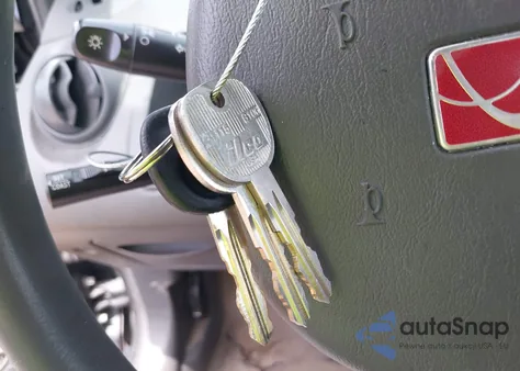 2004 Saturn Ion 1 z USA, uszkodzony, nr VIN 1G8AF52F34Z140184